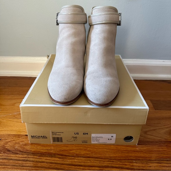 Michael Kors Boots - Picture 7 of 11